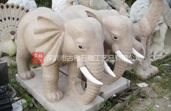 黄锈石石雕大象