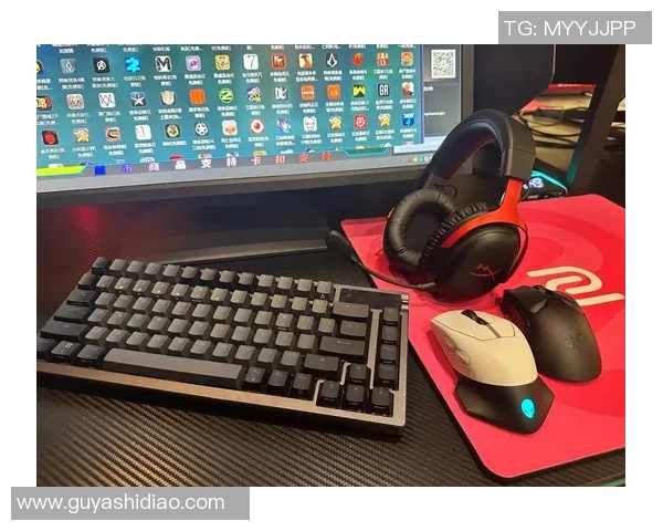 电竞比分CSGO装备选购必看机械键盘推荐助你提升游戏体验与操作精准度实时新闻